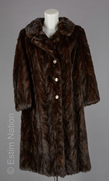 Fourrures REINER
7/8th coat in dark mink...
