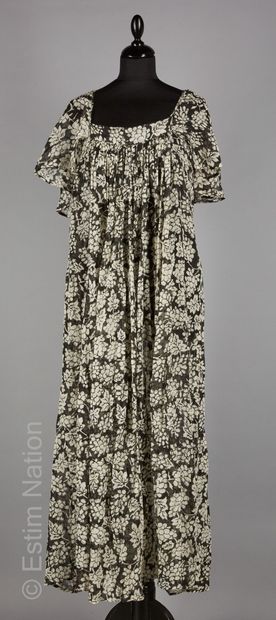 LAURENCE DOLIGE, MARNI
Romantic dress printed...