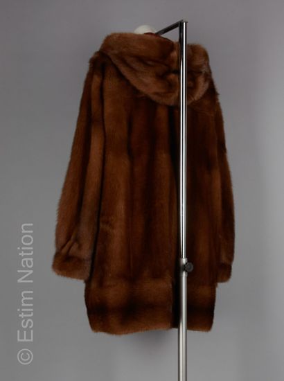 Yves SAINT LAURENT fourrures
3/4 reversible...