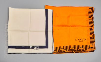 LANVIN
TWO SQUARES : the first one in navy...