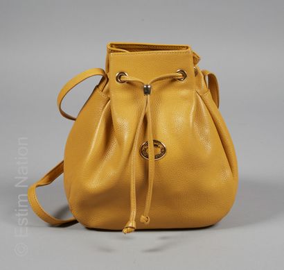 LONGCHAMP
Purse inspired bag in mustard grained...