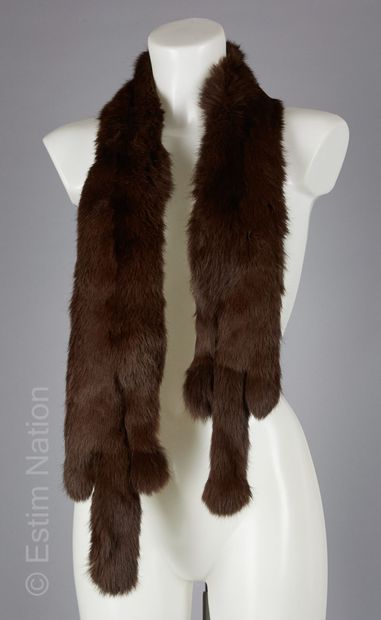 ANONYME
TWO NECKLACES: the first in rabbit,...