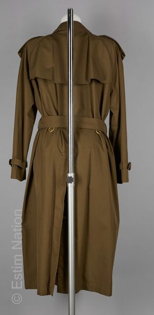 BURBERRY
TRENCH COAT in khaki cotton gabardine,...