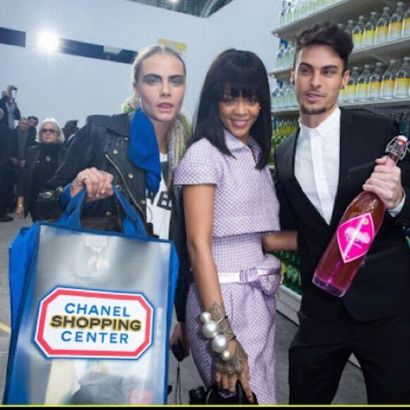 CHANEL COLLECTION (AUTOMNE HIVER 2014-2015)
TOTE...