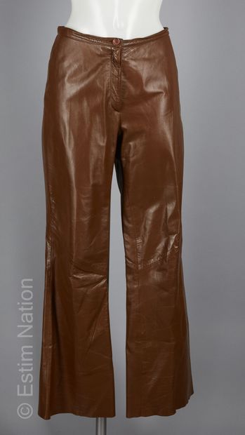 HENNES
FOUR PANTALS : the first one in chocolate...