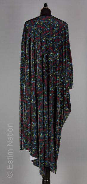 BALENCIAGA PAR DEMNA GVASALIA (COLLECTION...
