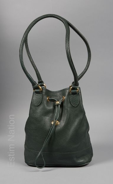 MAC DOUGLAS

Green grained leather bucket...
