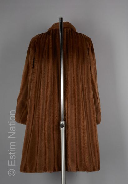 BERNHARD SCHAPPERT

7/8th coat in chocolate...