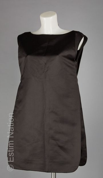 COS
Straight dress in black satin crepe,...