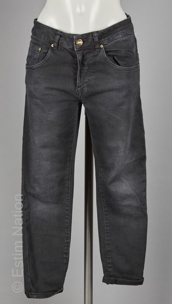 ISABEL MARANT, ZARA
Black and white woven...
