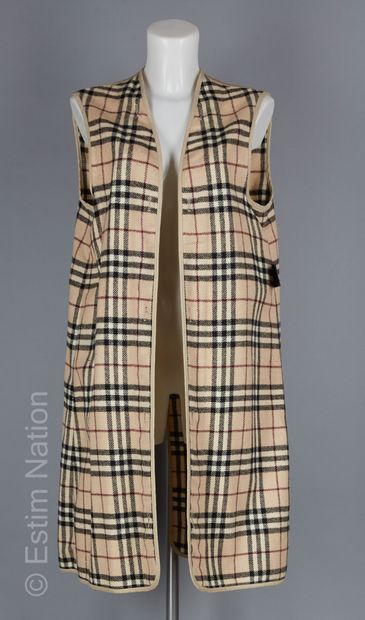 BURBERRY
TRENCH COAT in camel cotton, tartan...