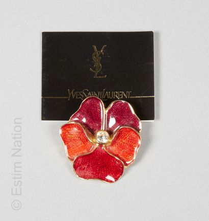 Yves Saint LAURENT
PENDANT PENDANT showing...
