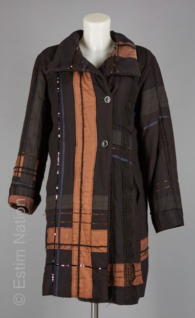 Christian LACROIX
Coat in wool and patchwork...