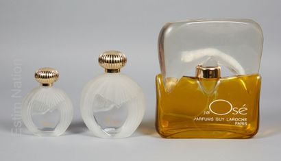 Nina RICCI
Set of two large empty dummy bottles...