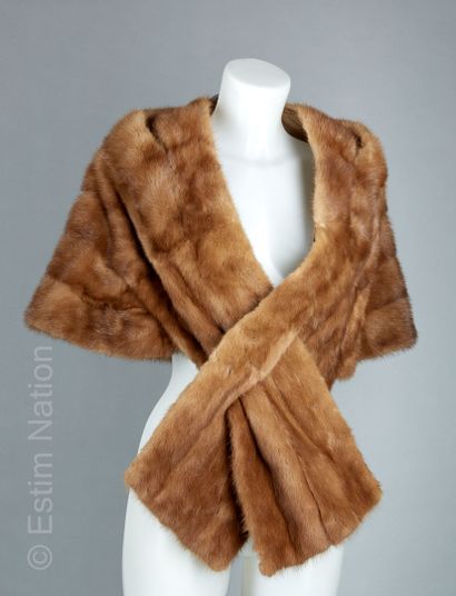 Pierre BALMAIN haute couture
ETOLE en vison...