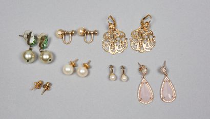 GAS BIJOUX, ANONYME
SIX PAIRE DE CLOUS et...