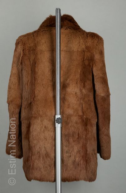 ANONYME
VESTE en lapin naturel, crochet,...