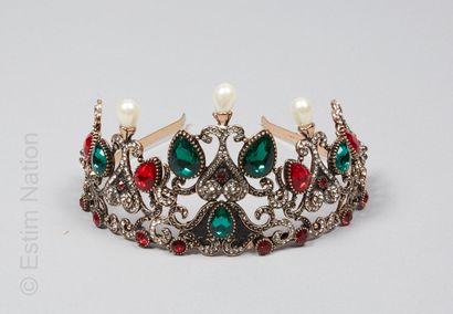 COURONNE D'APPARAT FANTAISIE
Couronne en...
