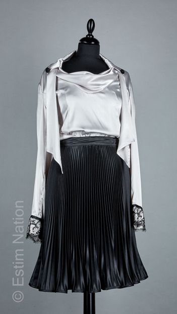 IKITO, JIKI MONTE CARLO
BLOUSE DU SOIR en...