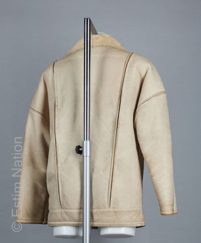 ANONYME Vintage 
BOMBERS en peau lainée retournée...