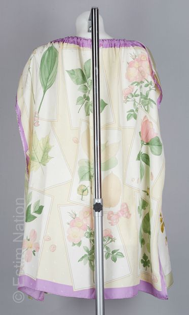 TRAVAIL DE COUTURIERE
TUNIQUE composée à...
