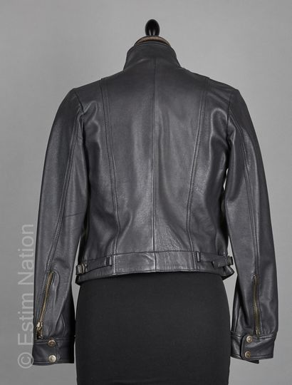 ANONYME
VESTE d'inspiration perfecto en cuir...