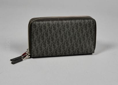DIOR HOMME
PORTEFEUILLE COMPAGNON en toile...