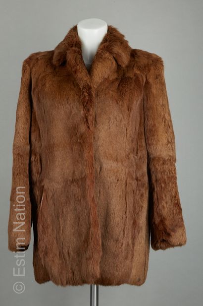 ANONYME
VESTE en lapin naturel, crochet,...