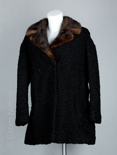 MARTRES ROYAL VINTAGE
MANTEAU 3/4 en breitschwanz...