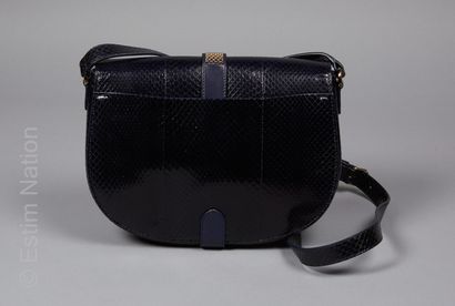 LANVIN
BESACE en serpent élaphe marine, rabat...