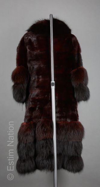 ANONYME Vintage 
MANTEAU en vison et renard...