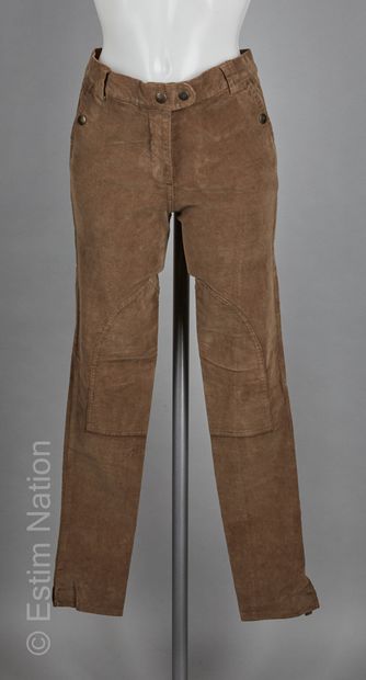 RALPH LAUREN, ARTHUR AND FOX, TBA
PANTALON...