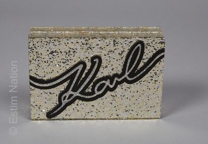 Karl LAGERFELD
MINAUDIERE en plastique pailleté...