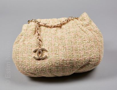 CHANEL CIRCA 2005/2006
SAC en tweed pastel...