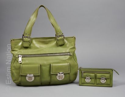 Marc JACOBS
ENSEMBLE en cuir grainé vert...