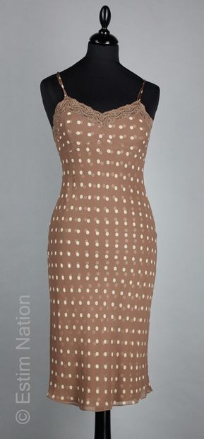 APC, APOSTROPHE, ANONYME
ROBE en soie violine...