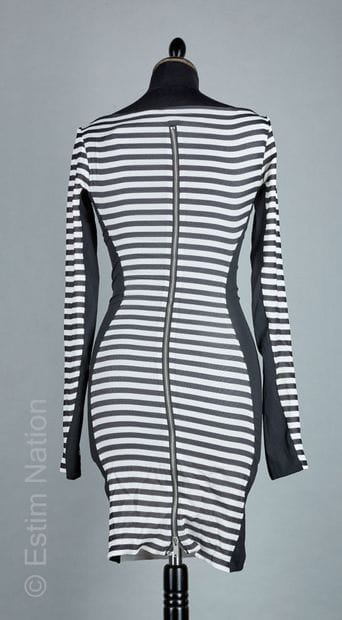 ANONYME
ROBE en soie rayée noir et blanc,...