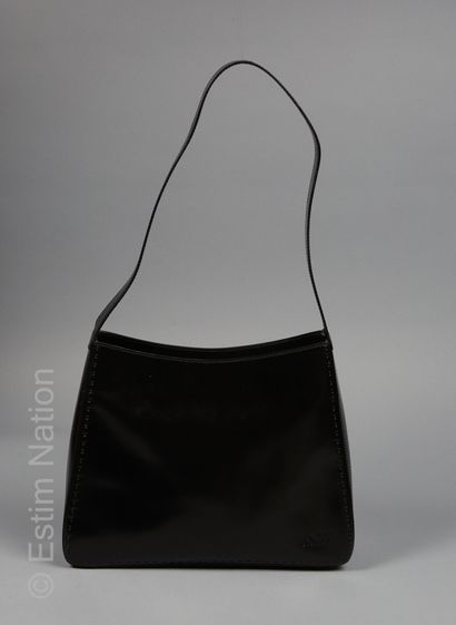 Max MARA
SAC trapèze en veau glacé noir surpiqué...