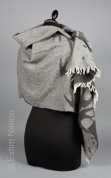 ALEXANDER MCQUEEN 2014
GRANDE ECHARPE frangée...