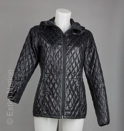 CARVEN, UNIQLO
JUPE en coton imprimé d'un...