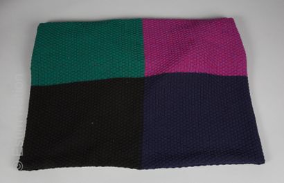 Yves SAINT LAURENT Rive Gauche
PLAID en tricot...