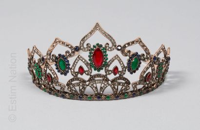 COURONNE D'APPARAT FANTAISIE
Couronne en...