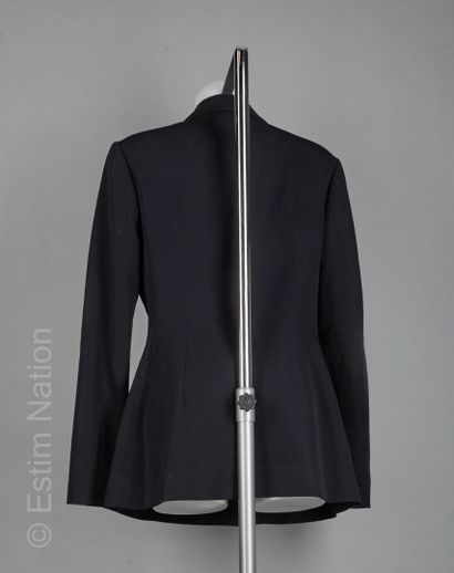 Yohji YAMAMOTO
VESTE d'inspiration blazer...