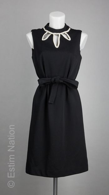 APC, APOSTROPHE, ANONYME
ROBE en soie violine...