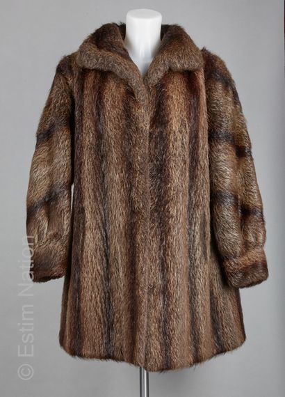 ANONYME Vintage 
MANTEAU en marmotte naturelle,...