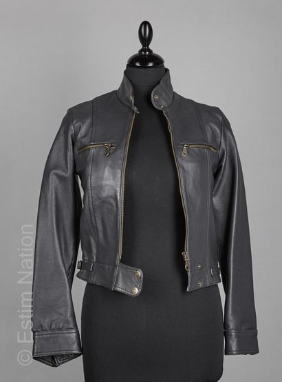 ANONYME
VESTE d'inspiration perfecto en cuir...