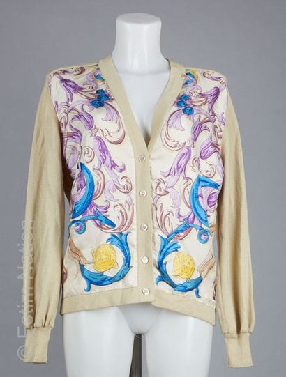 HERMES Paris
CARDIGAN en tricot cachemire,...