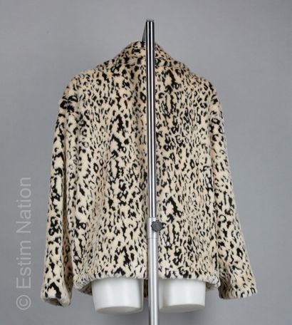 Diane von FURSTENBERG
VESTE en fausse fourrure...