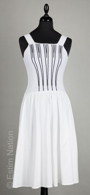 APC, APOSTROPHE, ANONYME
ROBE en soie violine...