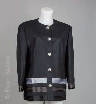 Louis FERAUD Couture
VESTE en soie sauvage...